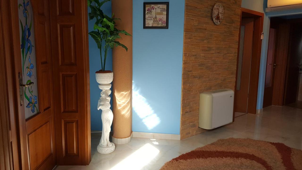 Paris-Lux. Apartment Hajdúszoboszló Екстериор снимка