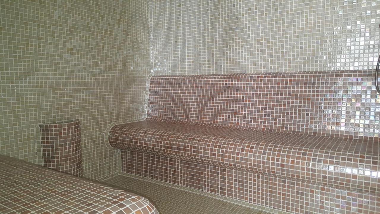 Paris-Lux. Apartment Hajdúszoboszló Екстериор снимка