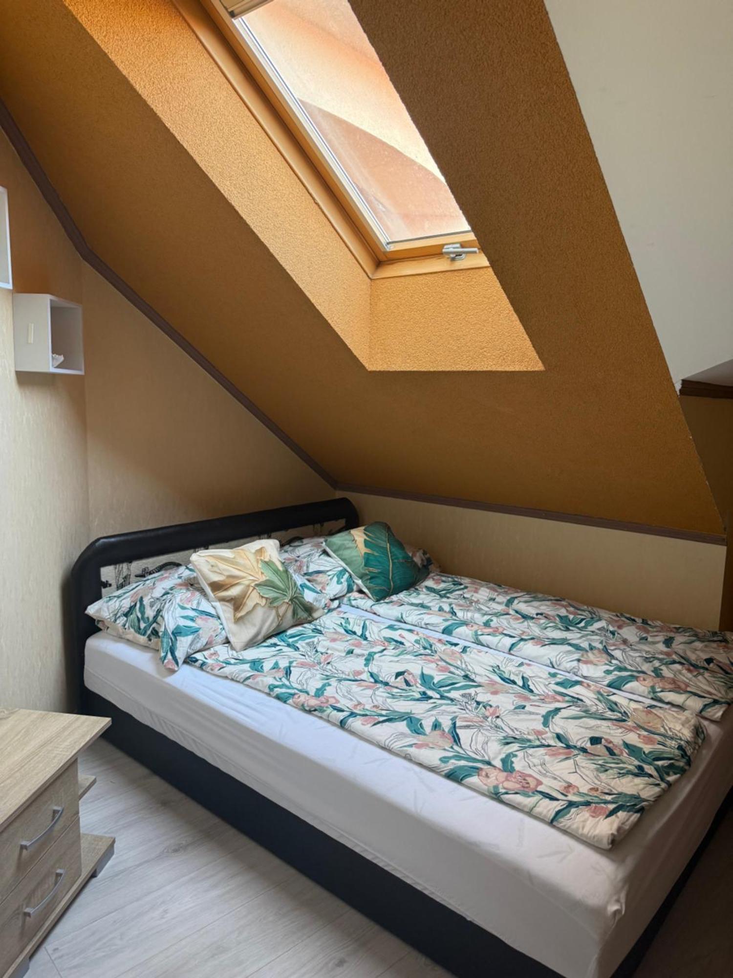 Paris-Lux. Apartment Hajdúszoboszló Екстериор снимка